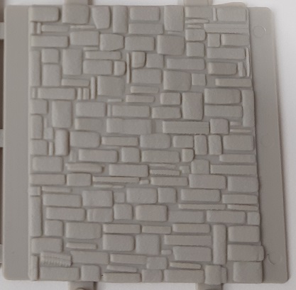 Stone Wall Section with Solid Wall ~ HO Scale